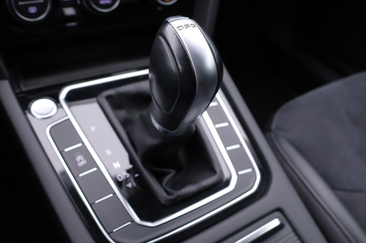 Volkswagen Arteon 2,0 TDI 140KW DSG LED Navi CZ