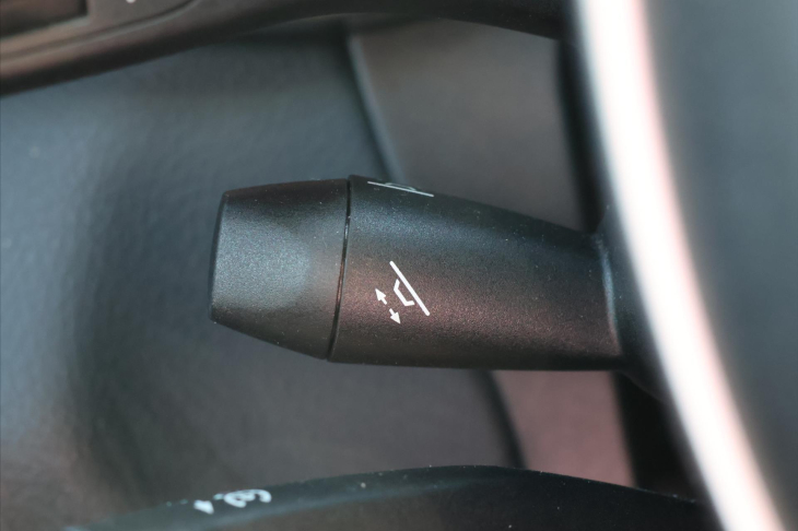 Mercedes-Benz Třídy C 2,0 200 T AMG LED Navi Kůže