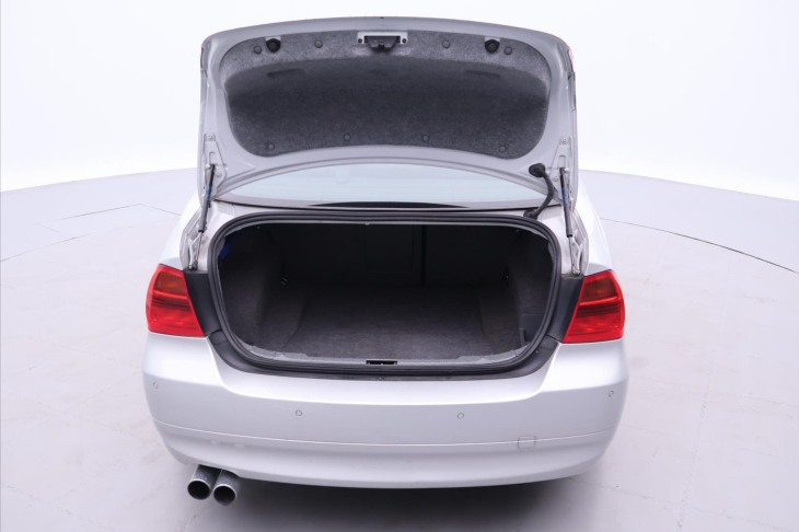 BMW Řada 3 2.0 320i 110kW Aut. Xenon