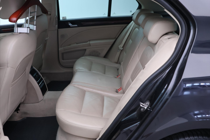 Škoda Superb 3,6 FSI 191kW Exclusive 1.Maj