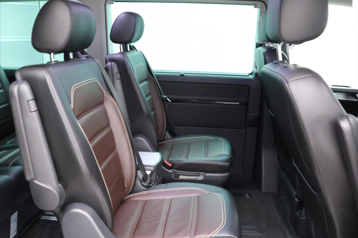 Volkswagen Multivan 2,0 TDI 146kW Highline DSG CZ DPH