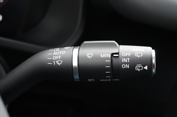 Land Rover Defender 5,0 110 P425 X-DYNAMIC CZ DPH