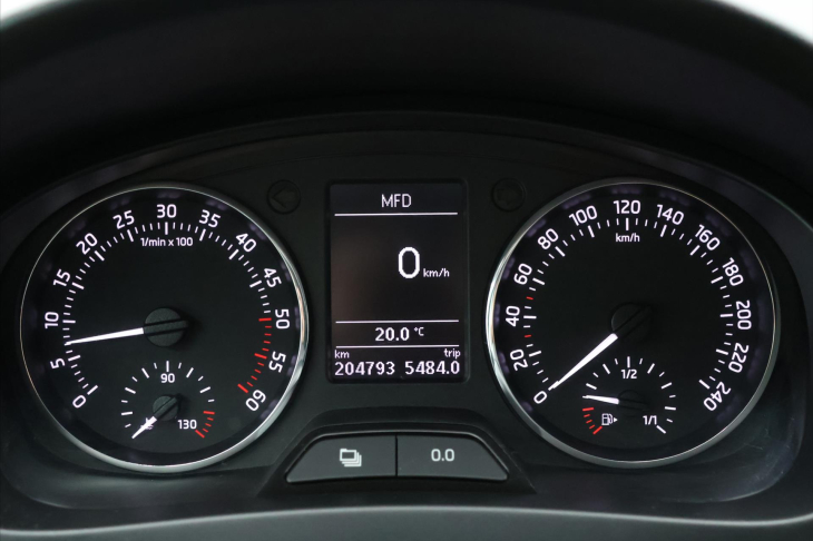 Škoda Rapid 1,6 TDI 77kW Klimatizace CZ