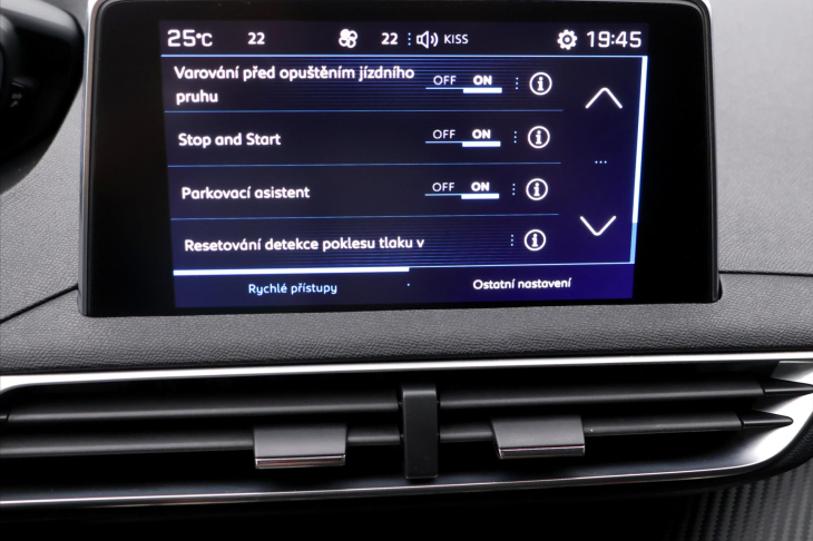 Peugeot 3008 1,2 PT 96kW Aut.klima CZ Serv.k.