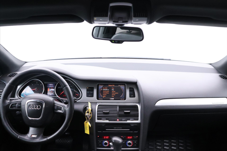 Audi Q7 3,0 TDI 4x4 7-Míst CZ 1. Maj.