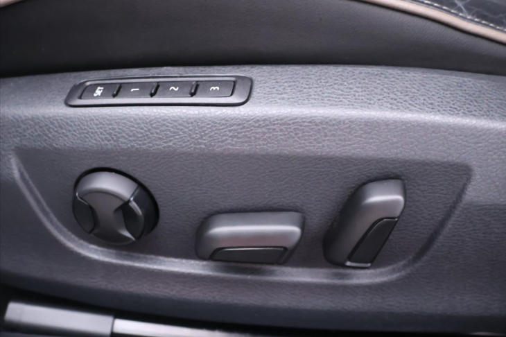 Škoda Superb 2,0 TDI DSG 4x4 CZ Scout DPH