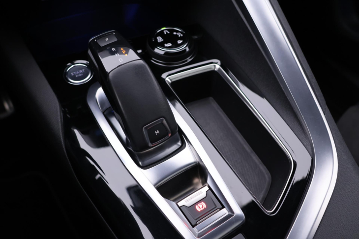 Peugeot 5008 2,0 HDI 133kW Aut. GT line CZ