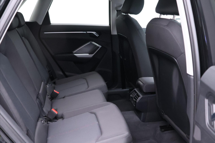 Audi Q3 2,0 40TFSI 140kW virtual 1.Maj