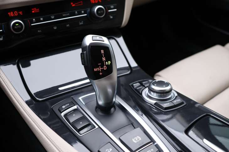BMW Řada 5 3,0 530d 190kW xDrive Aut. CZ