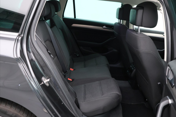 Volkswagen Passat 2,0 TDI 110kW DSG LED 1.Maj