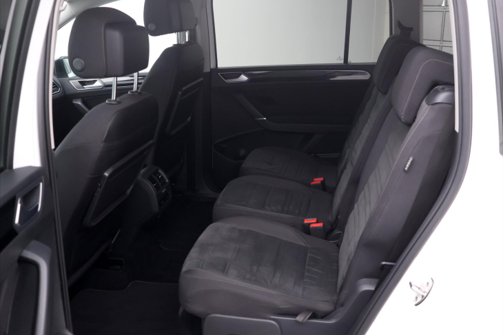 Volkswagen Touran 1,8 TSI 132kW DSG R-Line 7míst