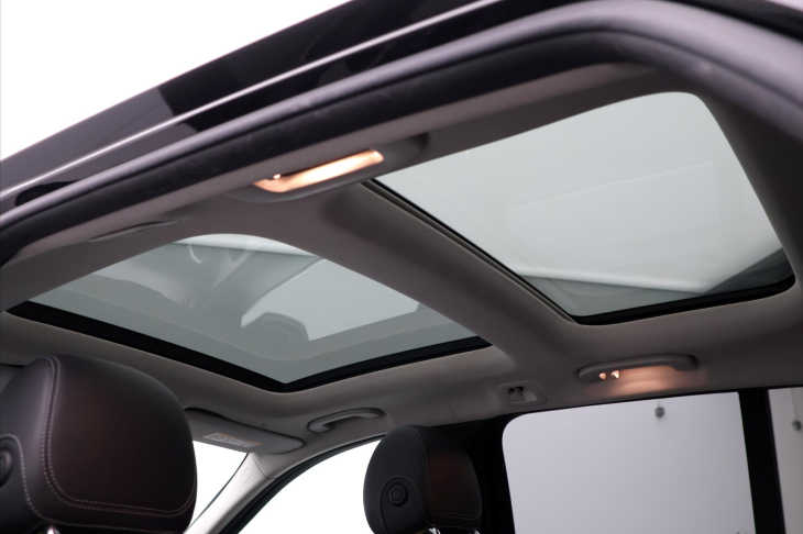 Mercedes-Benz Třídy C 2.0 220d 143kW Aut. LED