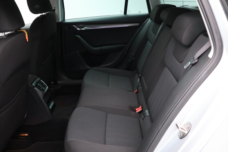 Škoda Octavia 2,0 TDI Style LED CZ