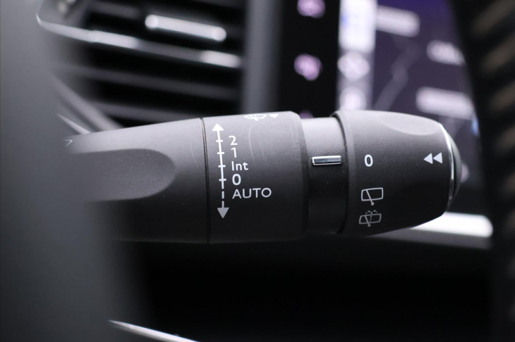 Peugeot 308 1,2 PT 96kW Allure LED Navi