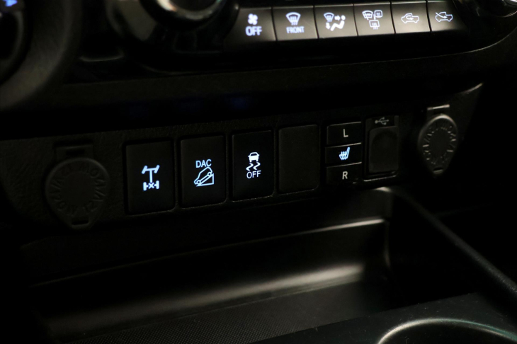 Toyota Hilux 2,4 D-4D 110kW Automat Tažné
