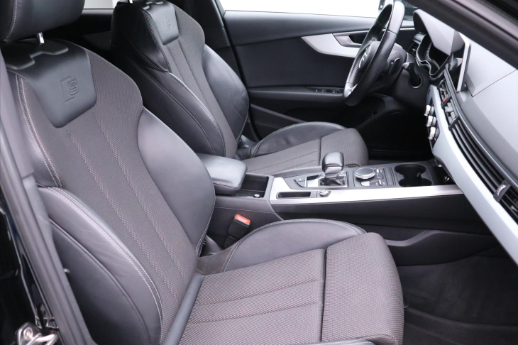 Audi A4 3,0 TDI 160kW Aut. S-Line Navi