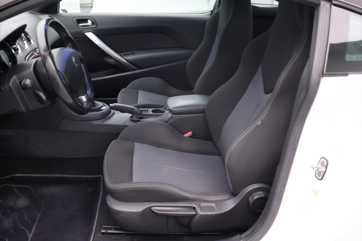 Peugeot RCZ 1,6 16V 147kW Allure Navi