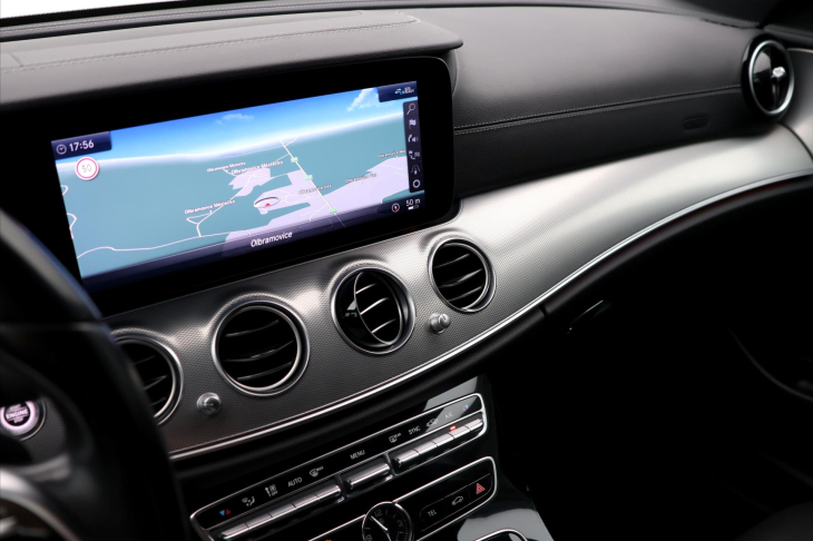 Mercedes-Benz Třídy E 2,9 400D 250kW AMG Softclose