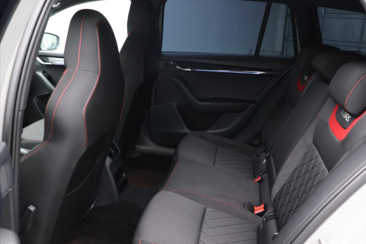 Škoda Octavia 2,0 TDI 135kW LED Navigace RS