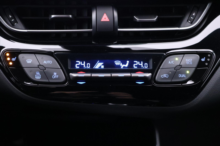 Toyota C-HR 1,8 Hybrid 90KW Style CZ Záruka