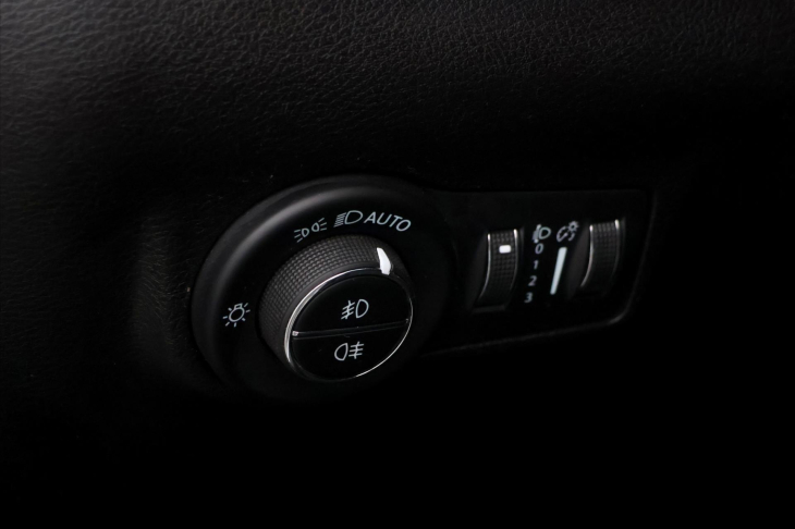 Jeep Compass 1,3 MultiAir 96kW Night Eagle