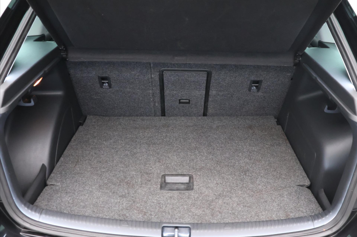 Škoda Rapid 1,6 TDI 77kW Style Xenon Navi