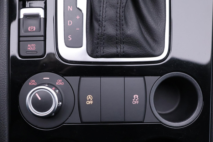 Volkswagen Touareg 3,0 TDI 150kW V6 Kam. Klim. CZ