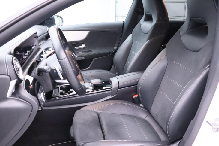 Mercedes-Benz CLA 1,3 250 118kW 250 E-Hybrid AMG
