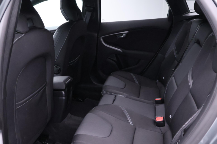 Volvo V40 1,5 T2 90kW Aut. Momentum