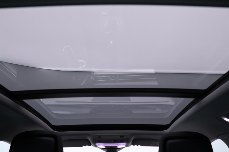 Volkswagen Passat 2,0 TDI 110kW DSG LED ACC Pano