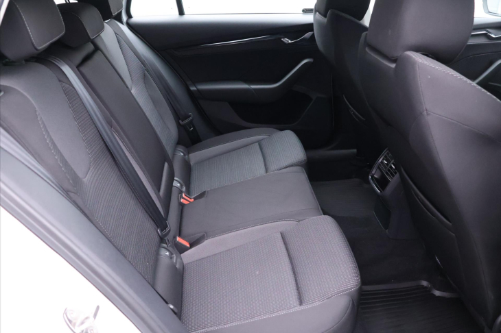 Škoda Octavia 1,0 TSI 81kW Ambition CZ DPH