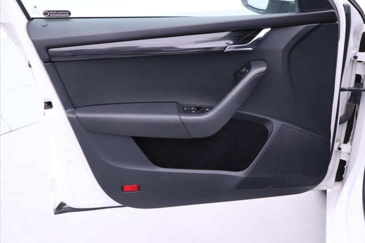 Škoda Octavia 2,0 TDI DSG 4x4 CZ Style DPH