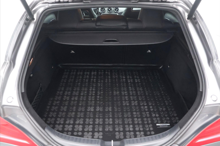 Mercedes-Benz CLA 1,6 200 115kW SB AMG Line