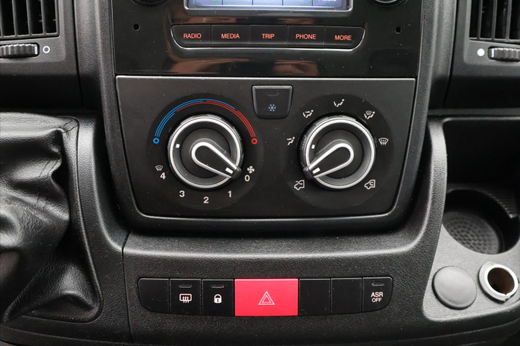 Citroën Jumper 2,0 BlueHDI 120kW L4 7-Míst DPH