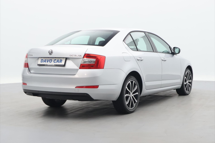 Škoda Octavia 1,6 TDI 77 kW Elegance Aut.klima