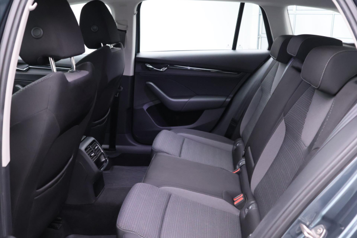 Škoda Octavia 2,0 TDI 110kW Ambition CZ DPH