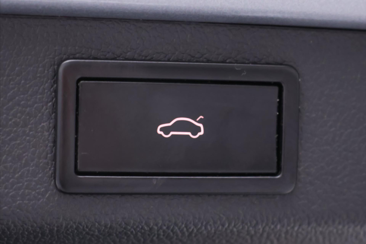 Škoda Superb 2.0 TDI 140kW DSG CZ L&K Xenon