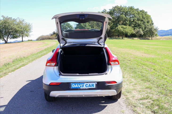 Volvo V40 2,0 D2 Aut. Cross Country 1Maj