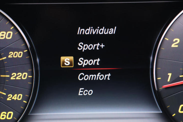 Mercedes-Benz Třídy E 2,0 4MATIC 135kW AT CZ