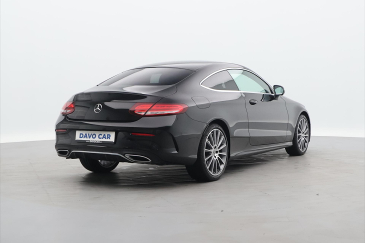 Mercedes-Benz Třídy C 2.0 300d 180kW 4Matic CZ DPH