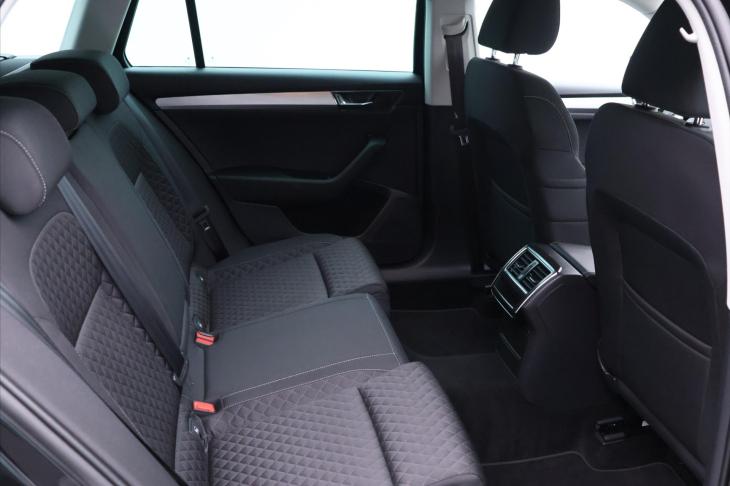 Škoda Superb 2,0 TDI  110kW DSG Tažné DPH