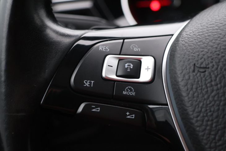 Volkswagen Touran 2,0 TDI 110kW DSG Sound 7-Míst