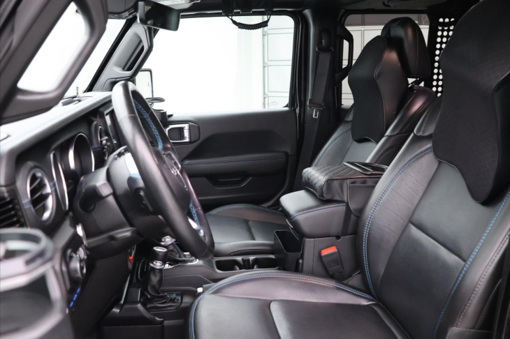Jeep Wrangler 2,0 4xe 200kW Unlim. Rubicon CZ DPH