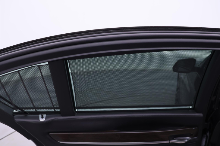 BMW Řada 7 3,0 190kW Xdrive ALU Kůže Šíbr