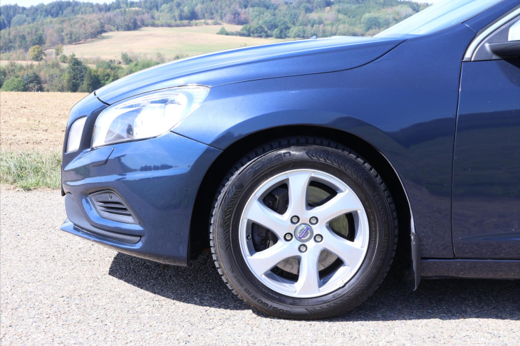 Volvo V60 2,4 D4 V5 Aut. AWD R-design