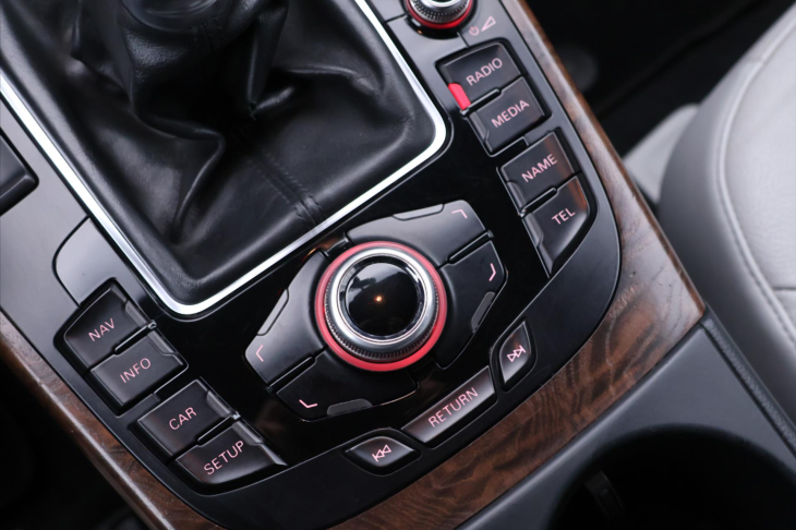 Audi A4 2,0 TDI 100kW Tažné Tempomat