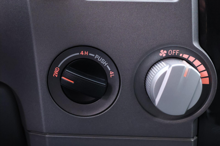 Toyota Tundra 5,7 V8 HEMI 285kW 4x4