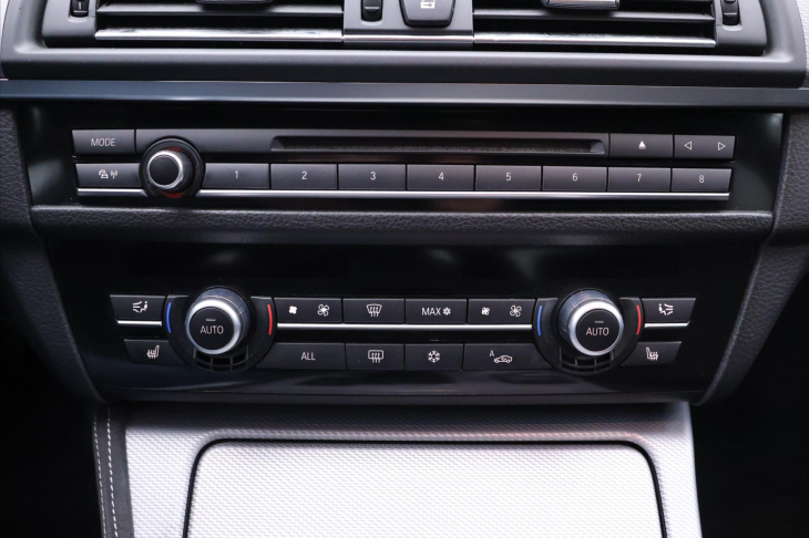 BMW Řada 5 3,0 530D 190 kW xDrive M-Paket