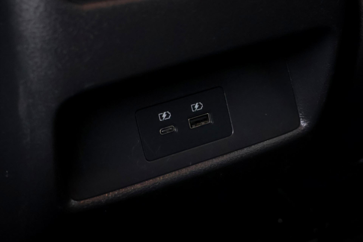 Nissan Qashqai 1,3 T-GDI N-Connecta CZ