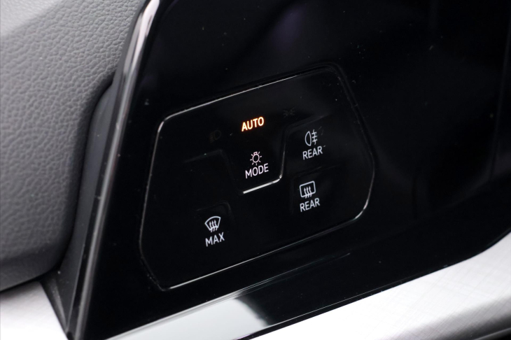 Volkswagen Golf 1,5 1.5 TSI 110 kW DSG Variant